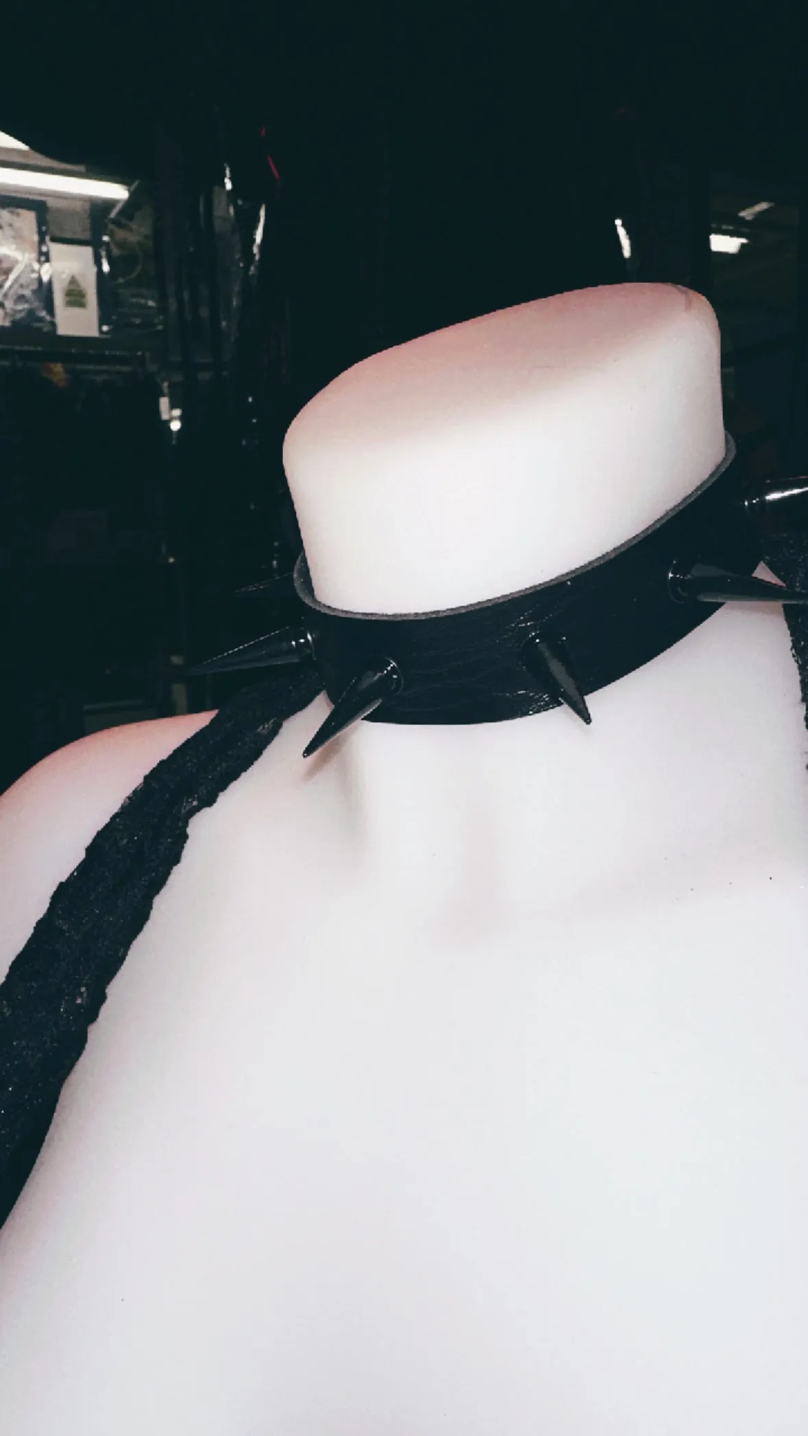 BLACK PLEATHER STUDDED CHOKER WITH BLACK SPIKES
