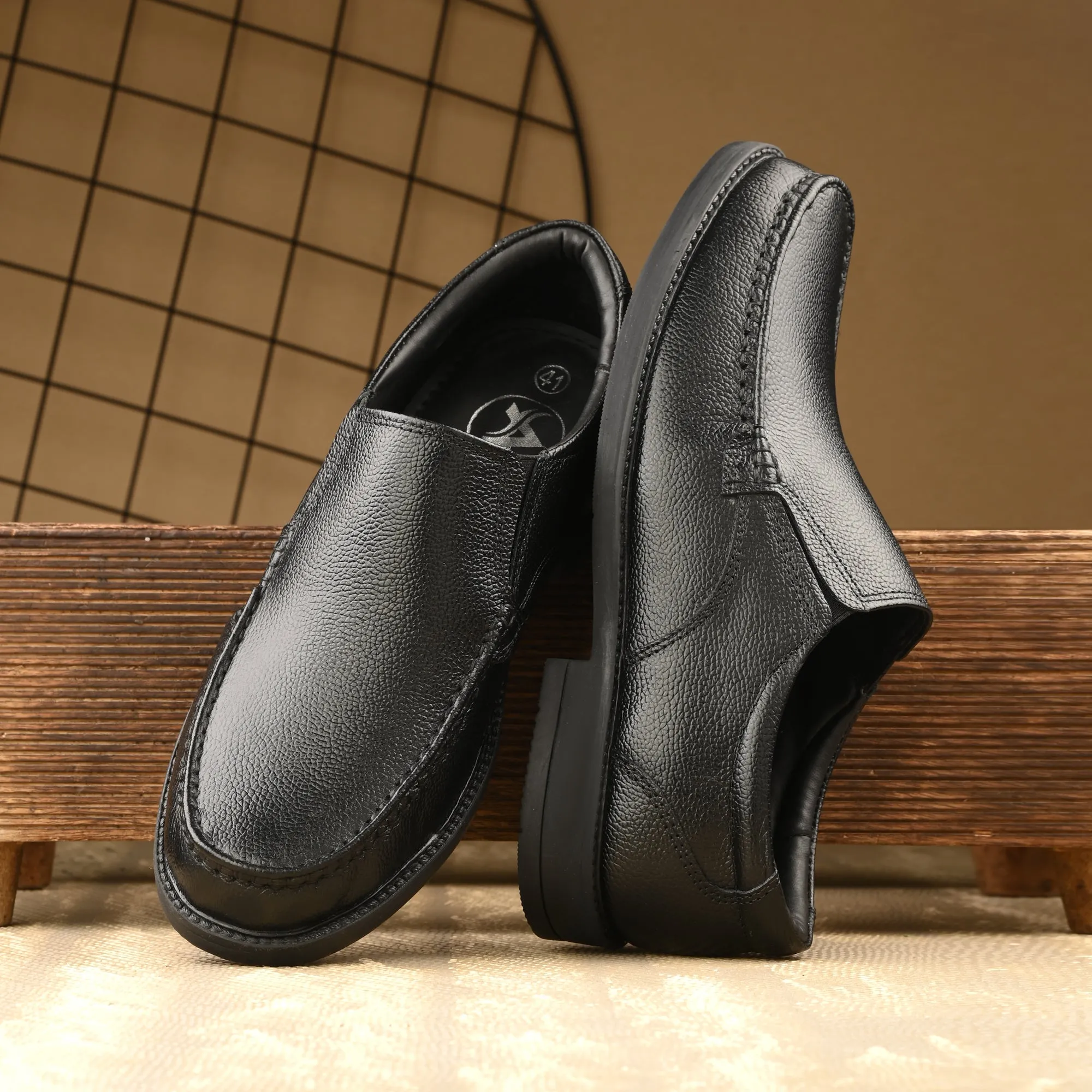Posh Trumock Full Grain Leather Slip Ons