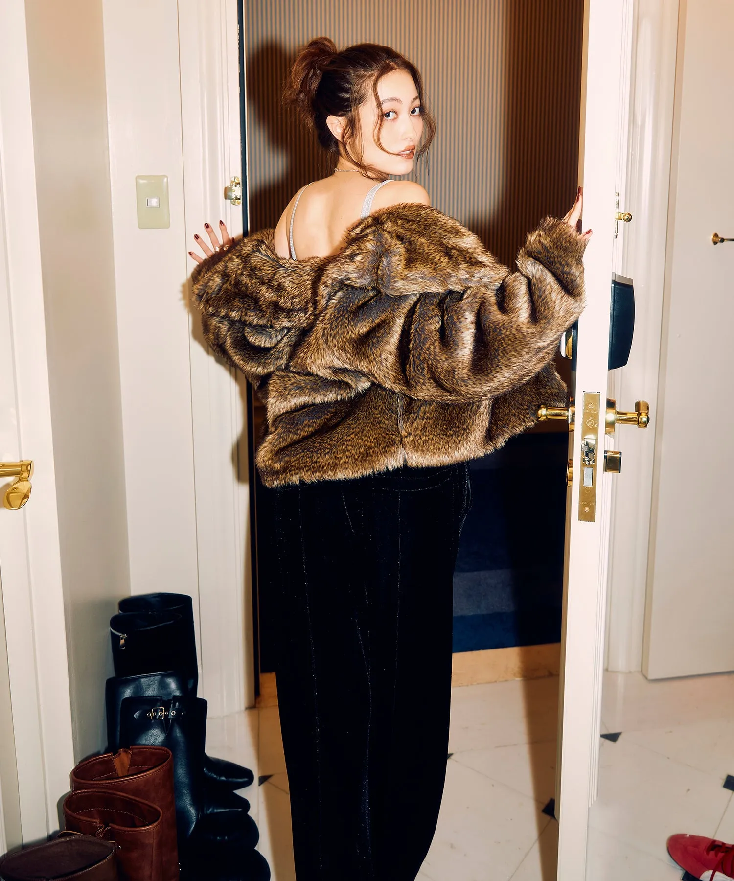 Stand collar volume fur coat