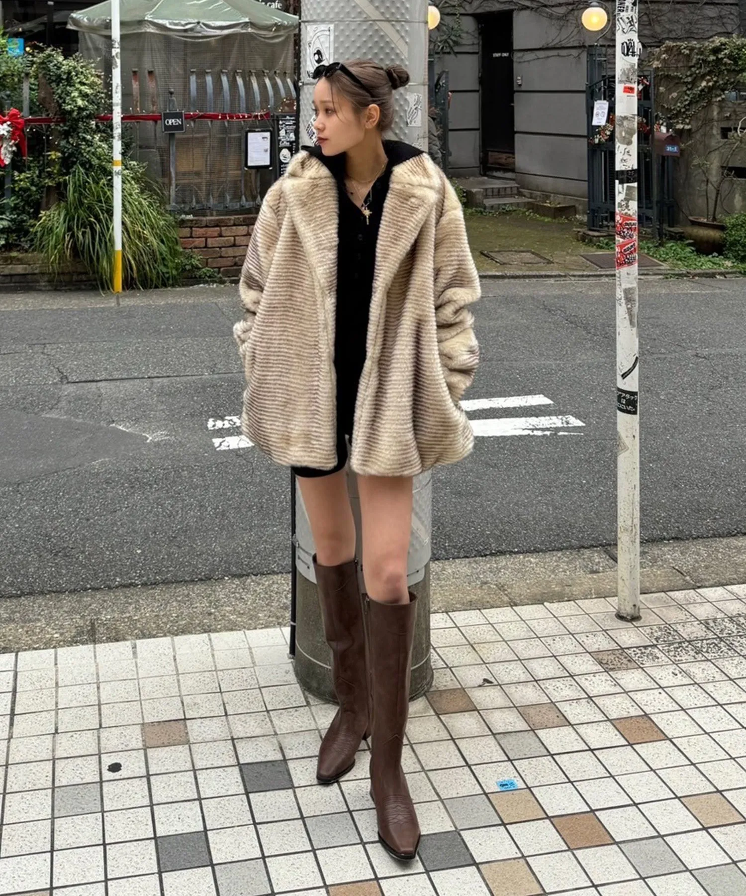 Stand collar volume fur coat